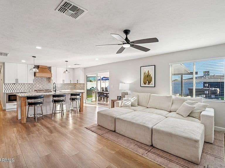 7339 E Wilshire Dr photo 3