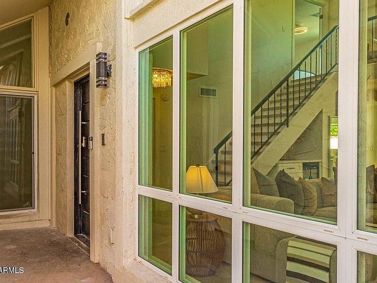 5712 N SCOTTSDALE Road photo 2