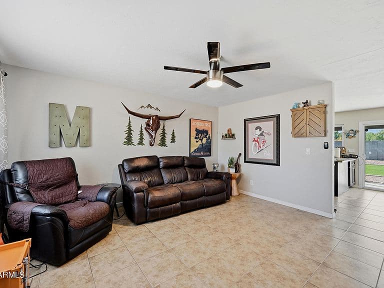 2566 E VILLA RITA Drive photo 4
