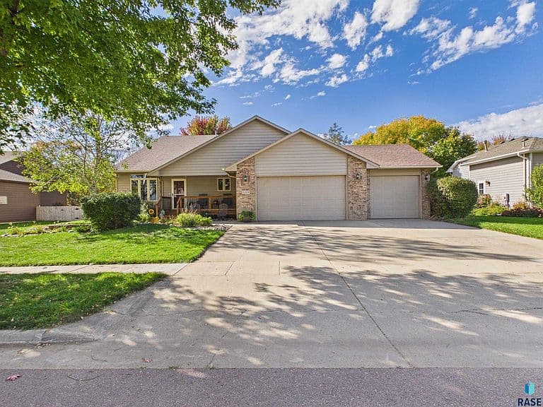 5209 S Woodwind Ave photo 1