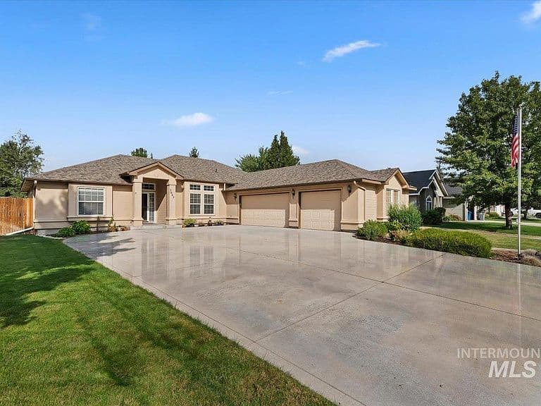 2065 S Trapper Cove Ave photo 2