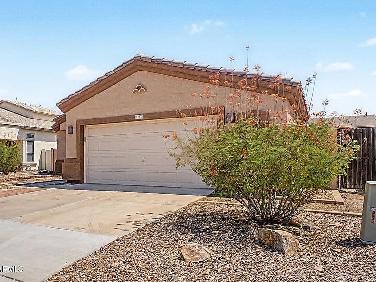 2137 E Riviera Drive photo 4