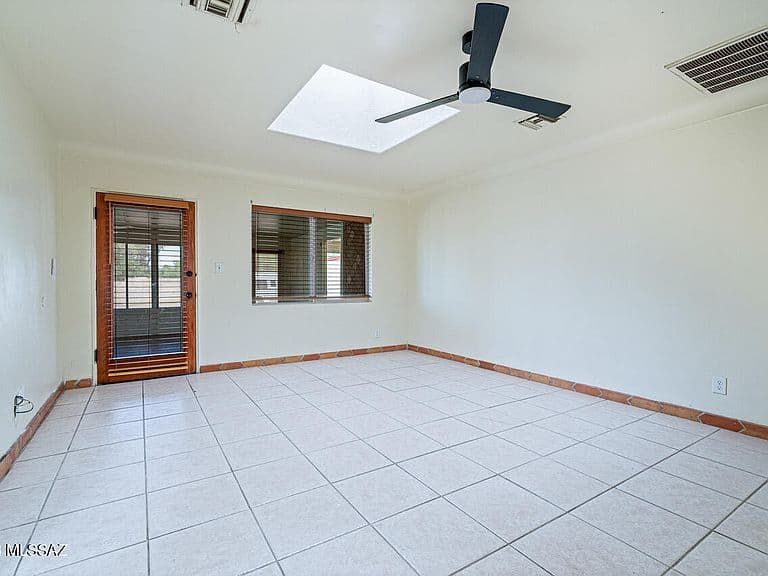 1262 W La Osa Dr photo 5
