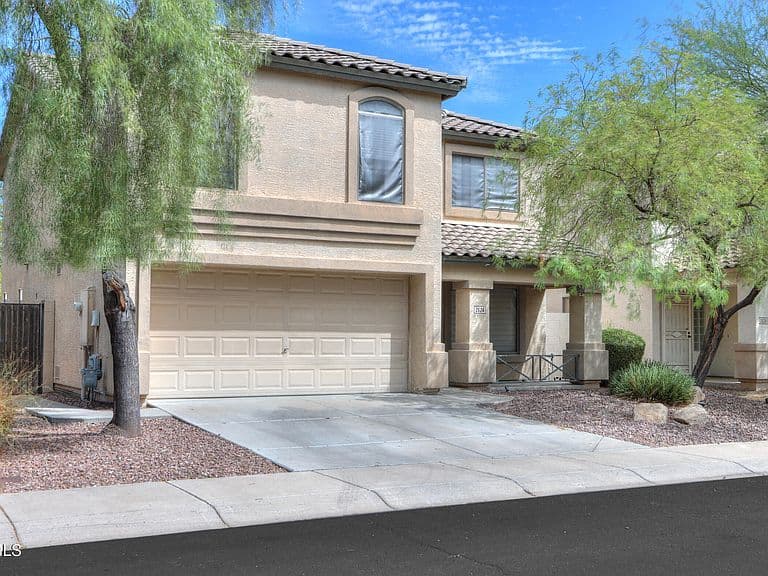 2524 W HEDGEHOG Place photo 3