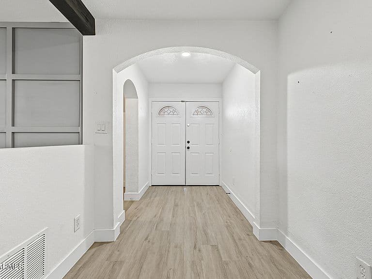 658 W PORT AU PRINCE Lane photo 3