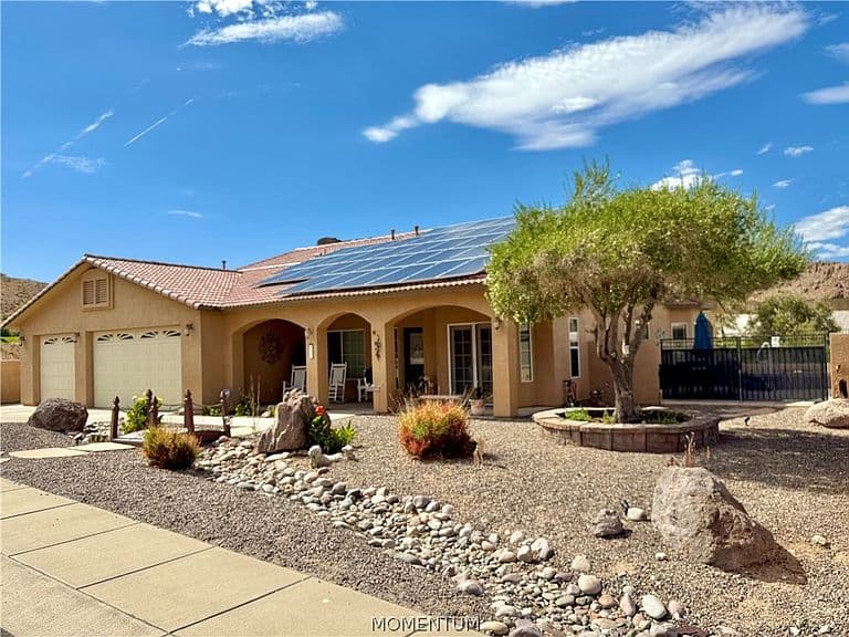 602 Country Club Drive photo 1