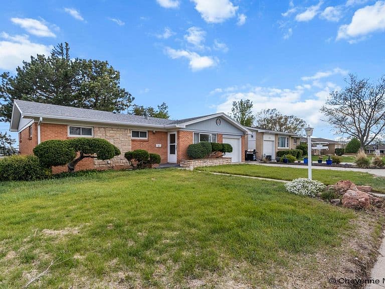 3235 Fir Dr photo 2