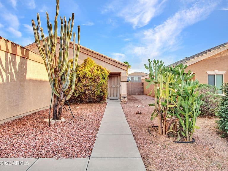 12401 W DREYFUS Drive photo 4