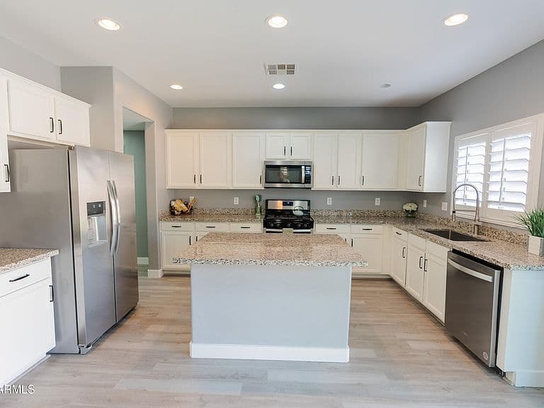 12038 W Leather Lane photo 1