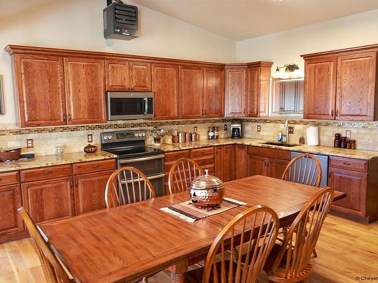 1216 Cole Rd photo 3