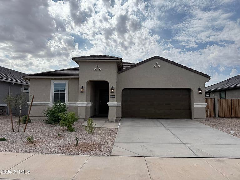 38135 W CAPRI Avenue photo 1