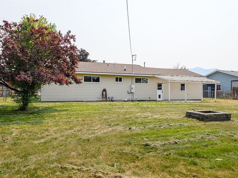 2109 26th Ave photo 2