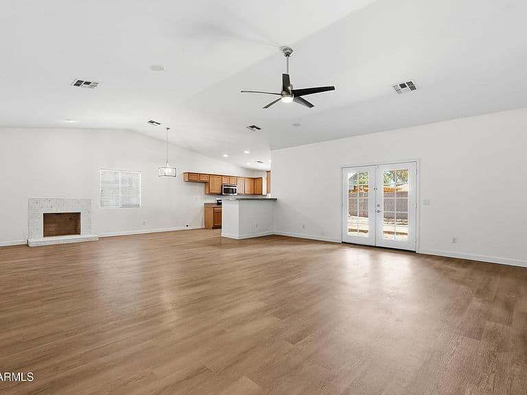 14215 N 39TH Drive photo 5