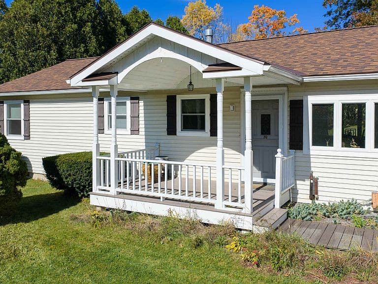 19 Elmwood Drive photo 4