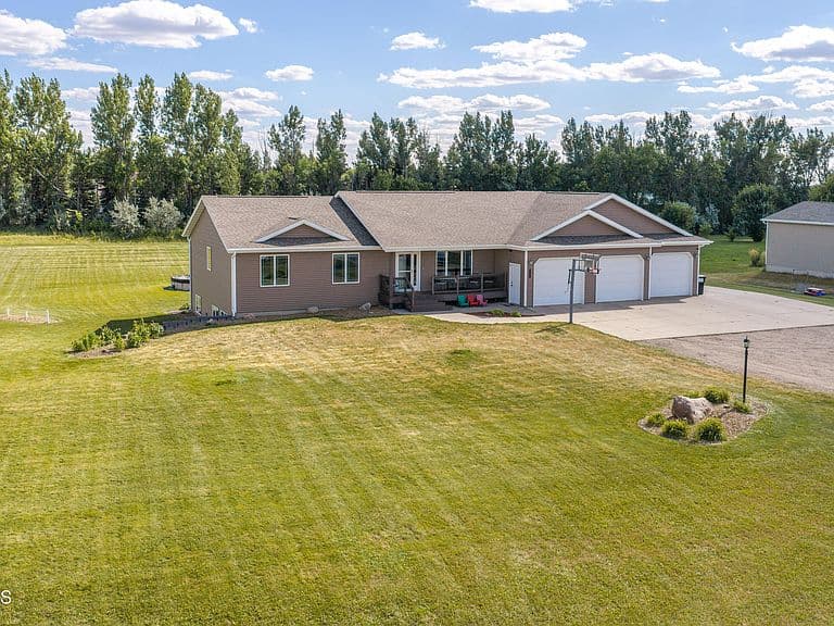 6007 Shoal Dr photo 1