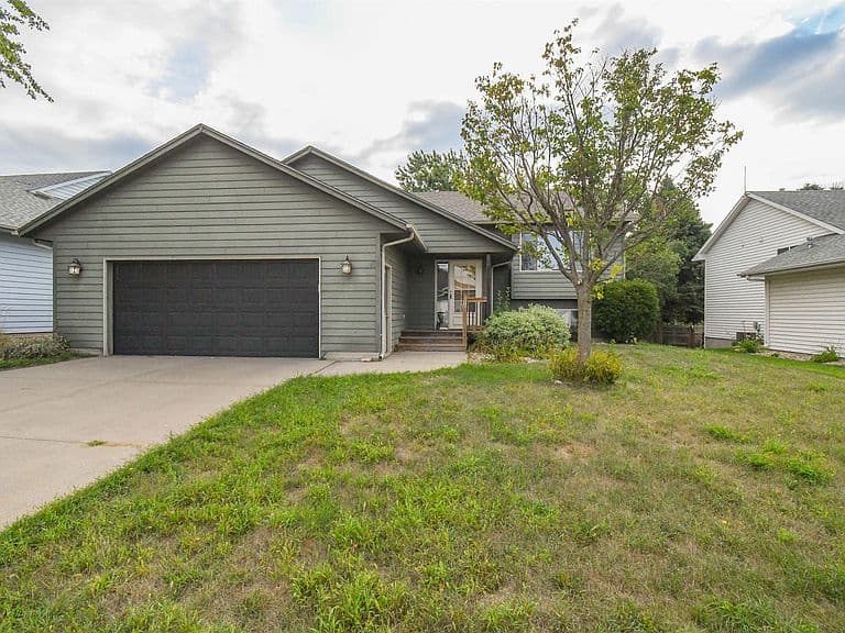 800 N Sherwood Ave photo 2