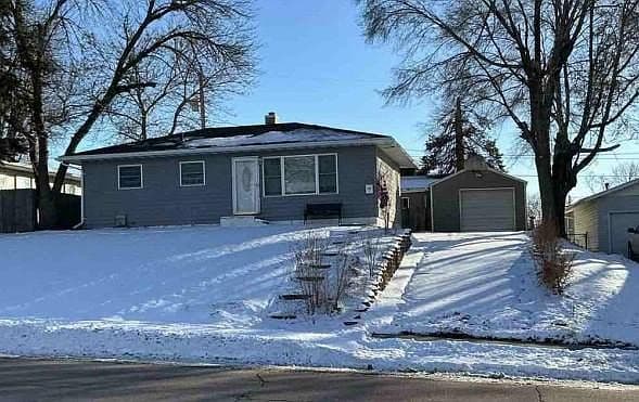 2313 E 18th St photo 1
