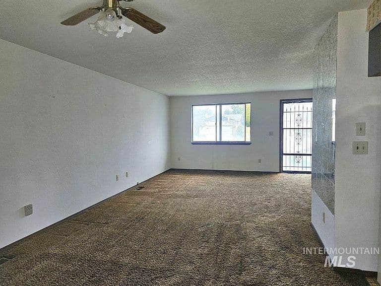 1152 Sweetwood Cir photo 4