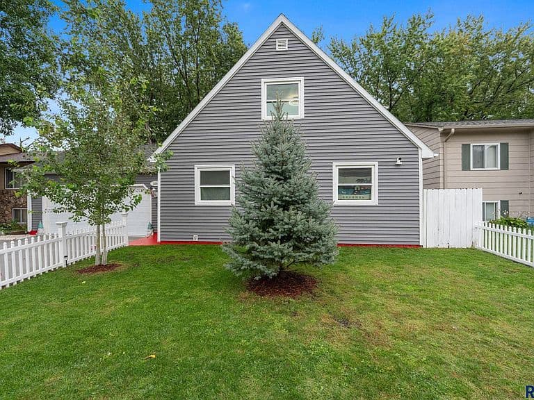 3204 S Greenwood Ave photo 4