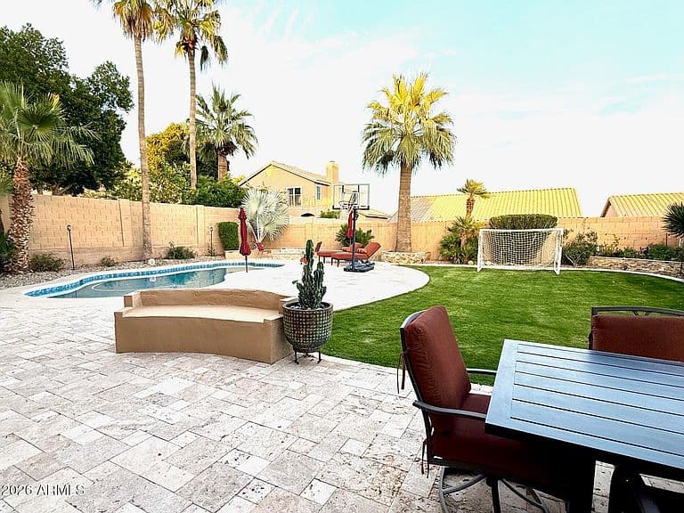 15229 S 15th Ave photo 1