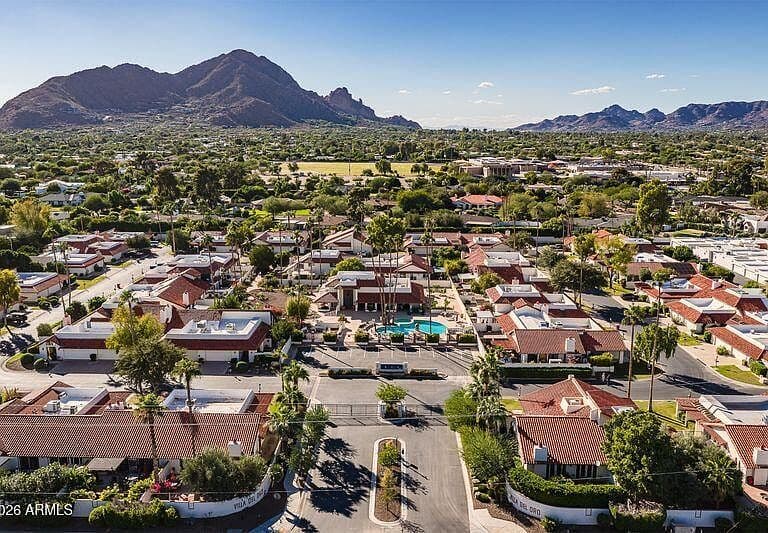 5752 N SCOTTSDALE Road photo 3