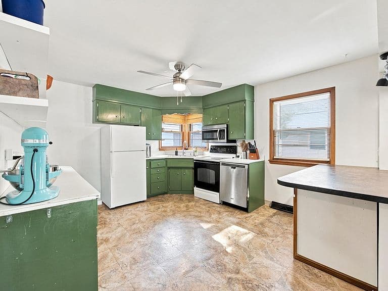 1408 13th St N photo 3
