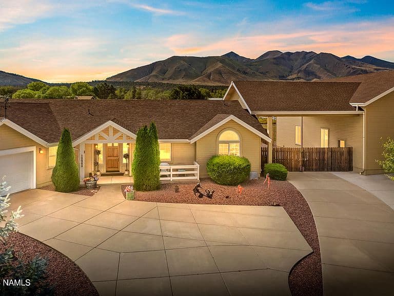 10980 Margaret Way photo 1