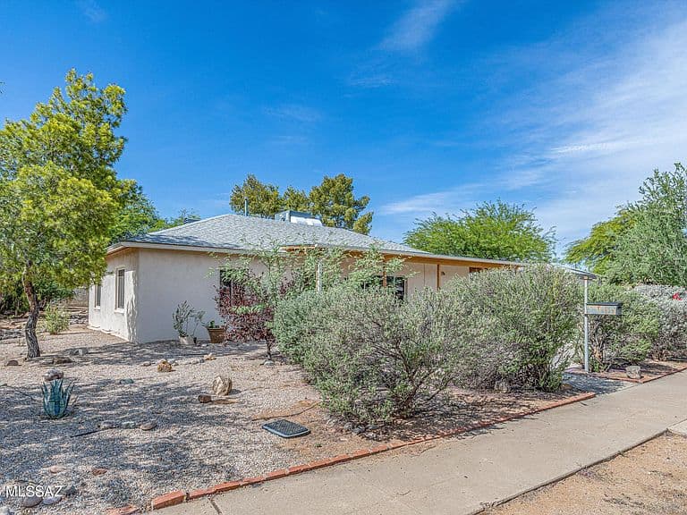 3958 E Louis Ln photo 2