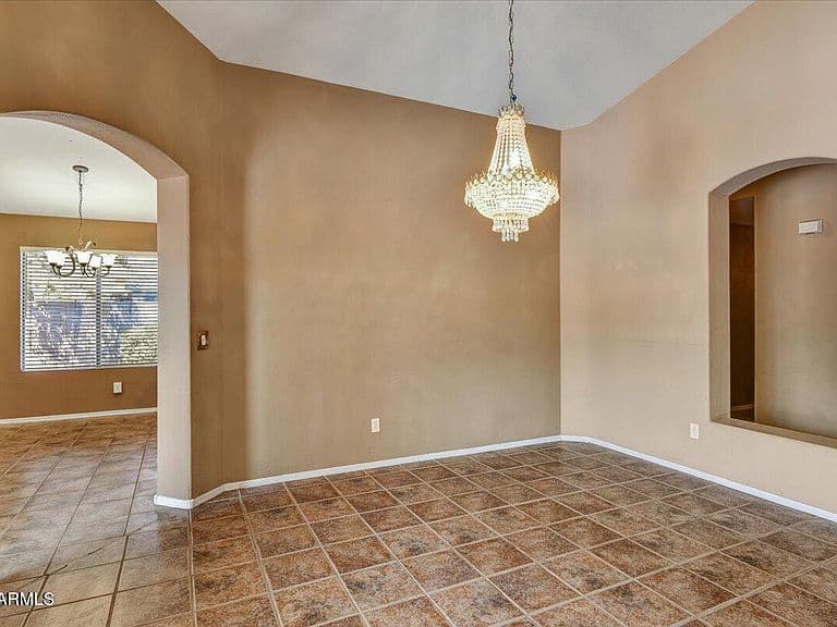 9171 W LONE CACTUS Drive photo 4