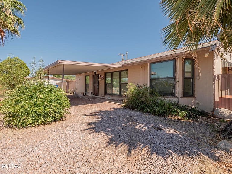 5632 E Calle Aurora photo 1