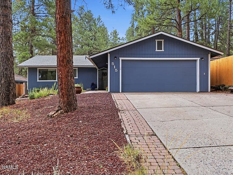 515 E Bennett Dr photo 2