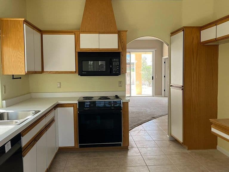10533 E ELMHURST Drive photo 4