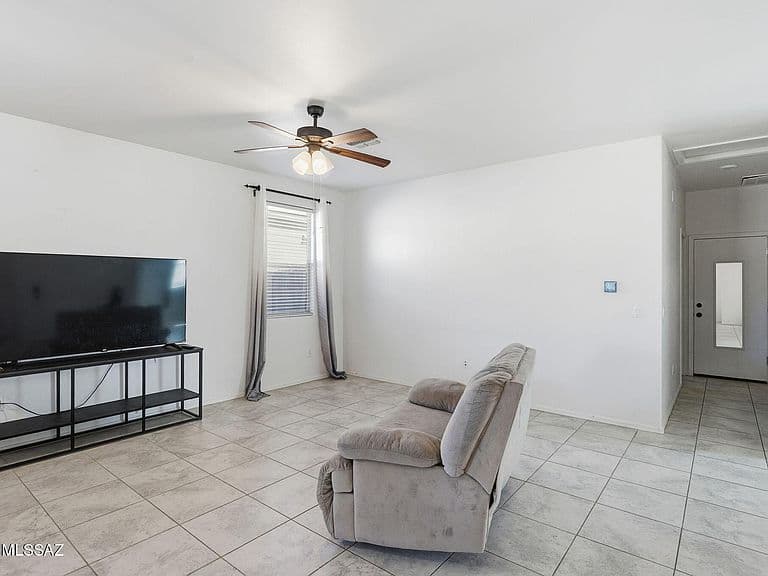 5112 S Dakota Vista Pl photo 3