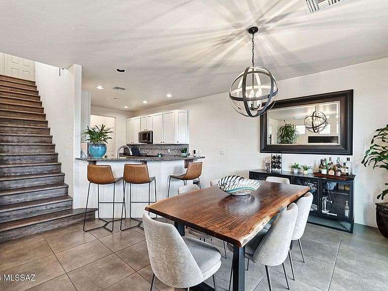 36 E Castlefield Cir photo 3