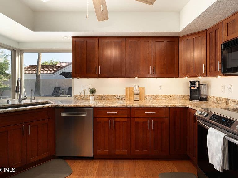9081 E SAHUARO Drive photo 5