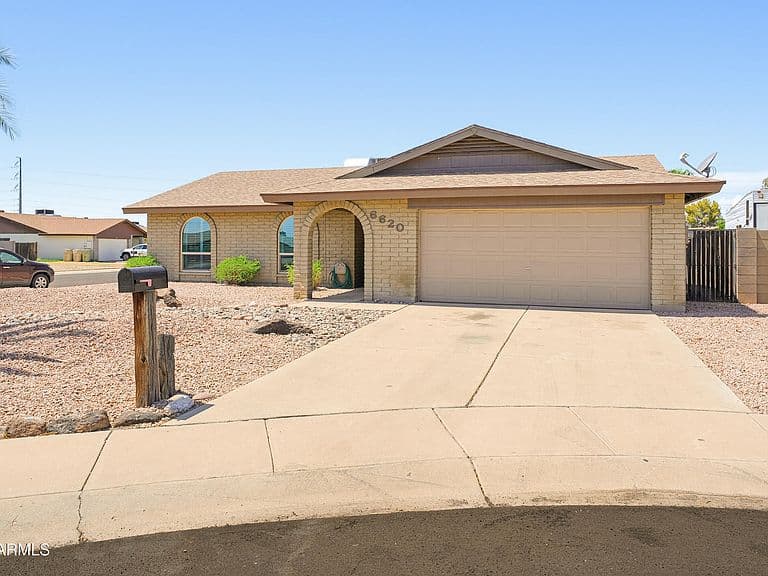 6620 W MERCER Lane photo 4