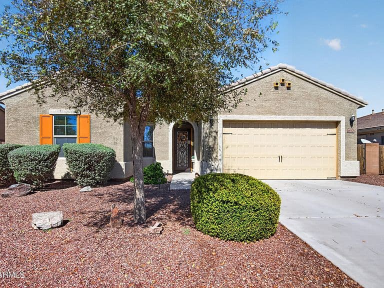 18576 W KENDALL Street photo 4