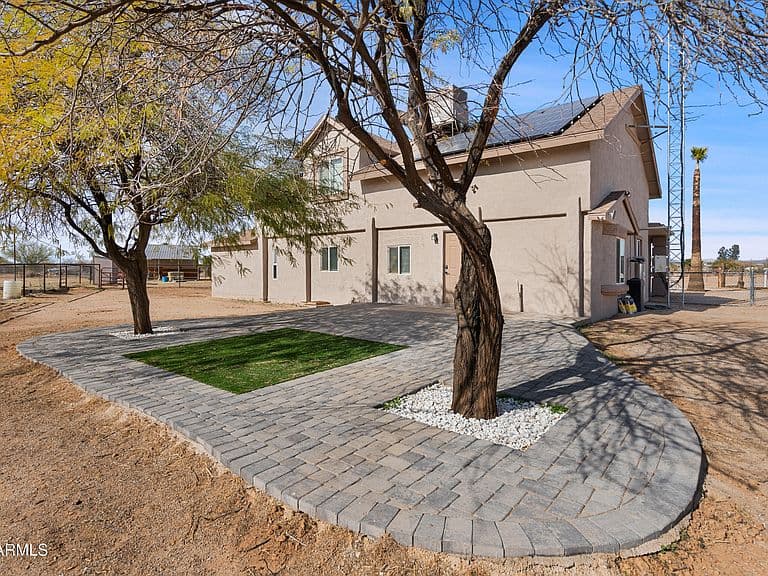 27602 N DENVER HILL Drive photo 1