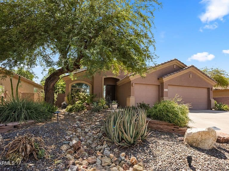 18333 W ESTES Way photo 2