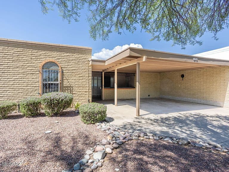 8115 E Estes Ln photo 2
