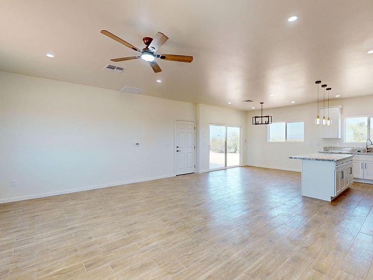 8050 N Shadows Desert Ln photo 5