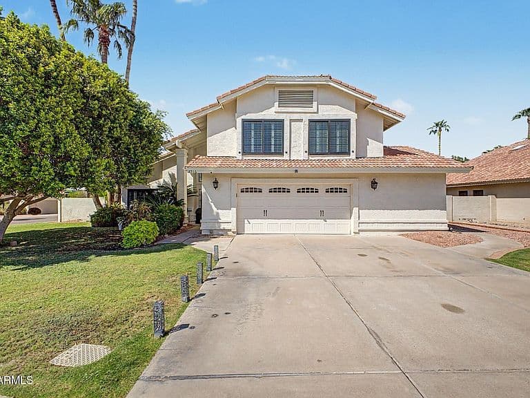 8916 E VOLTAIRE Drive photo 1