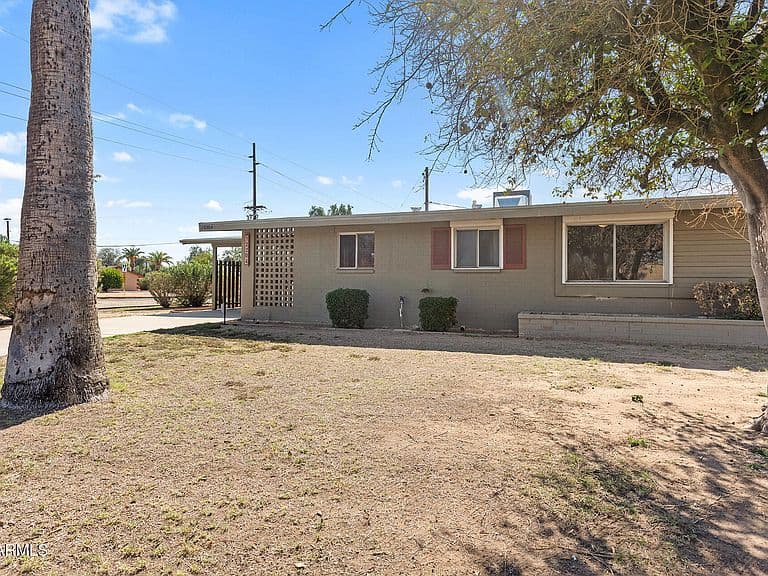 12204 N 103RD Avenue photo 5