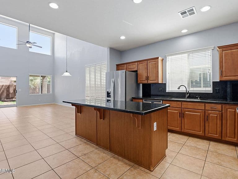 44228 W MCCLELLAND Drive photo 5