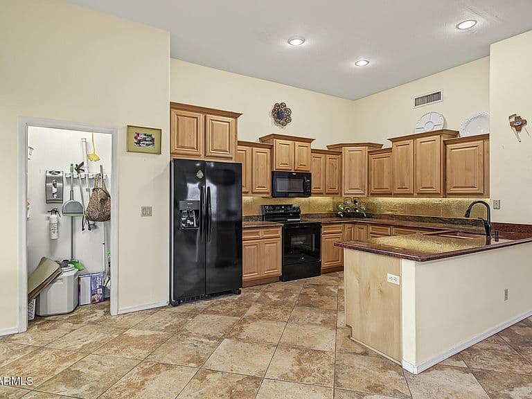 15013 S 47TH Street photo 3