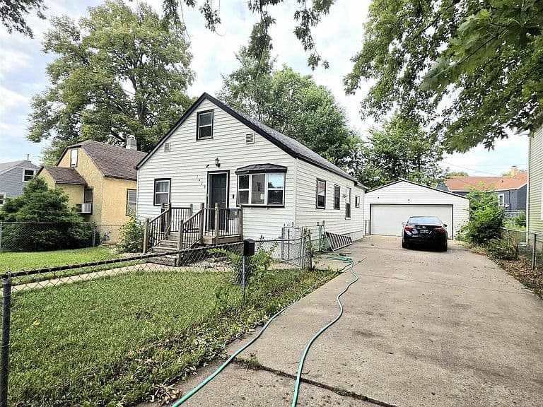 1428 E 5th St photo 3