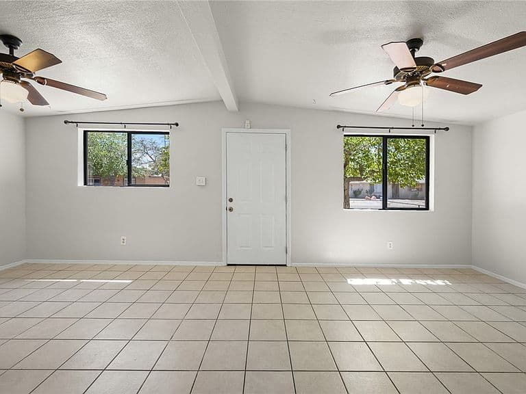 2115 Davis Avenue photo 3