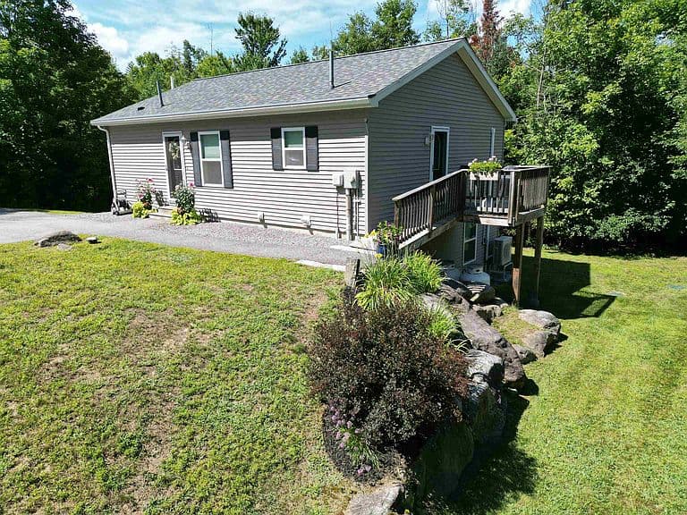 730 Bradford Road photo 2