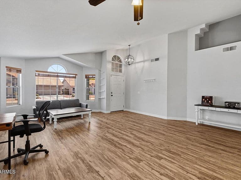 3864 W ALAMEDA Road photo 2