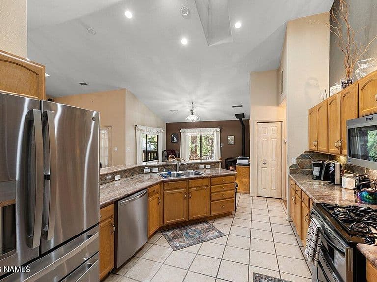 3226 S Mehrhoff Pl photo 5